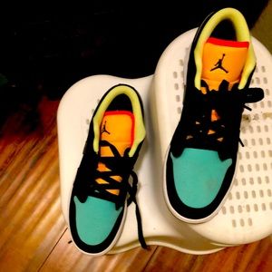 Nike sherbet fitness/dress shoe anymore 😍 Nike tennis shoe